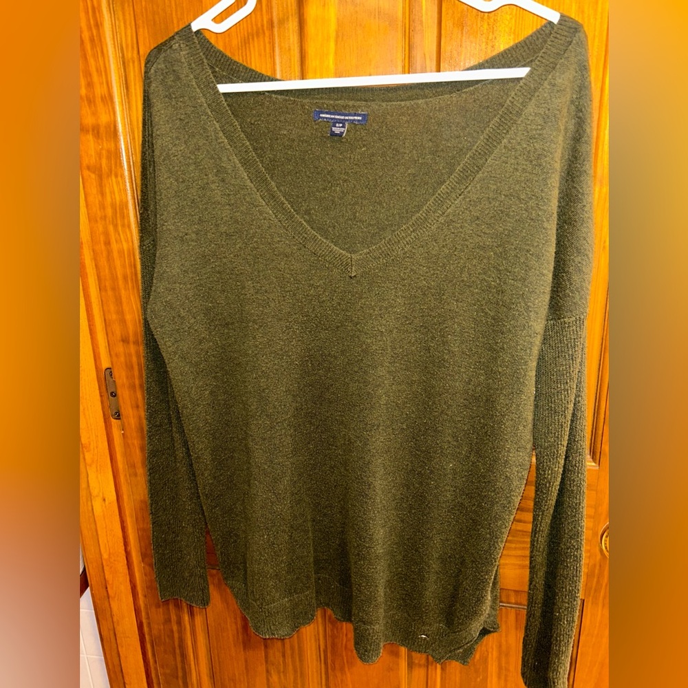 American Eagle sweater